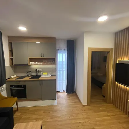 3 Monkeys - S1 Апартаменты *