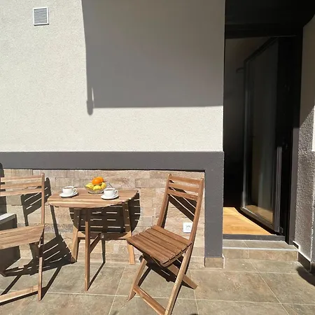 3 Monkeys - S1 Апартаменты *